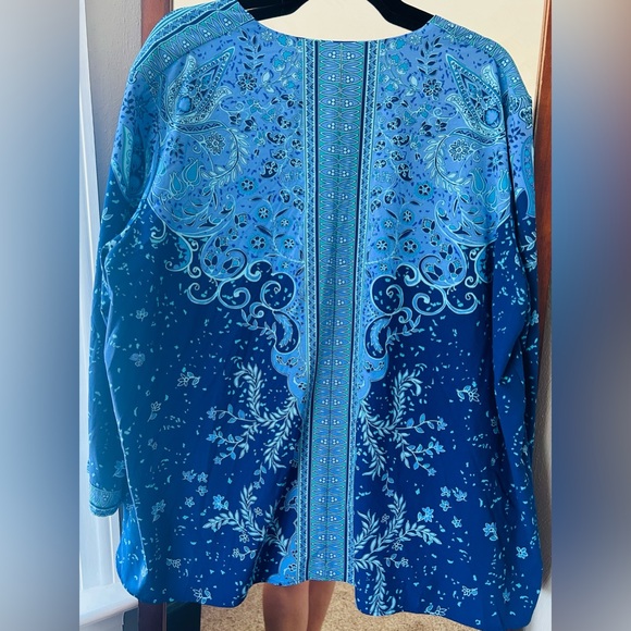 Bob Mackie Wearable Art OS - Picture 2 of 3